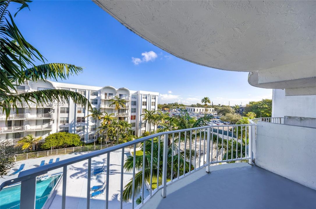 For Rent: $2,000 (2 beds, 2 baths, 1175 Square Feet)