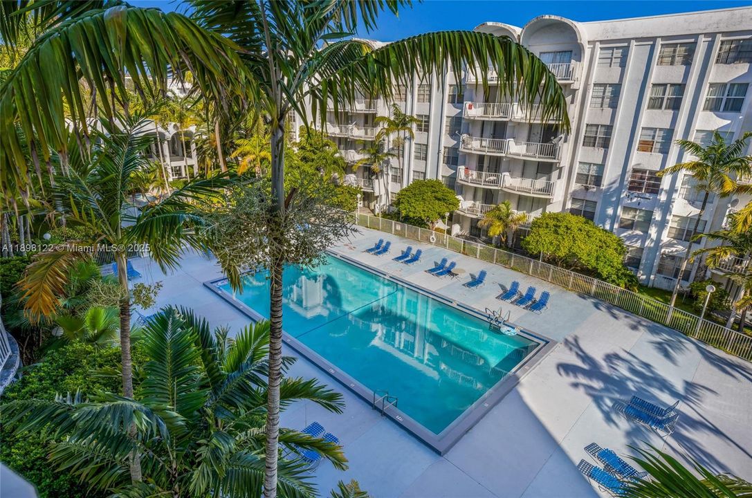 For Rent: $2,000 (2 beds, 2 baths, 1175 Square Feet)