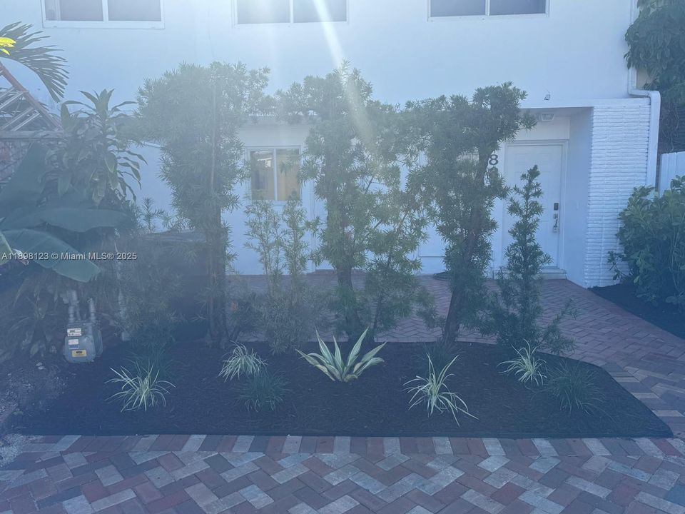 For Rent: $6,000 (3 beds, 2 baths, 1776 Square Feet)