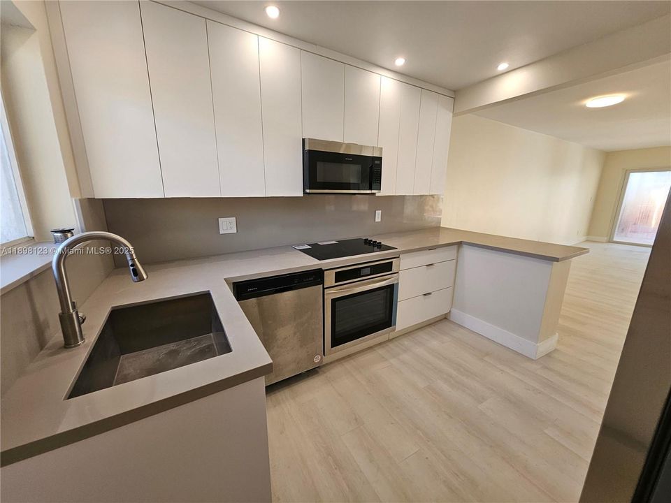 For Rent: $6,000 (3 beds, 2 baths, 1776 Square Feet)