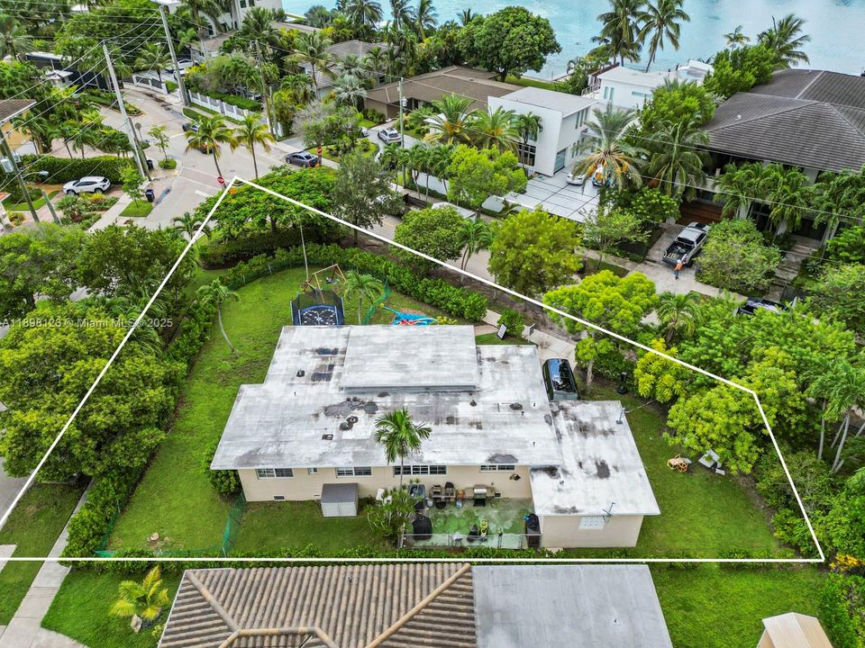 For Rent: $6,000 (3 beds, 2 baths, 1776 Square Feet)