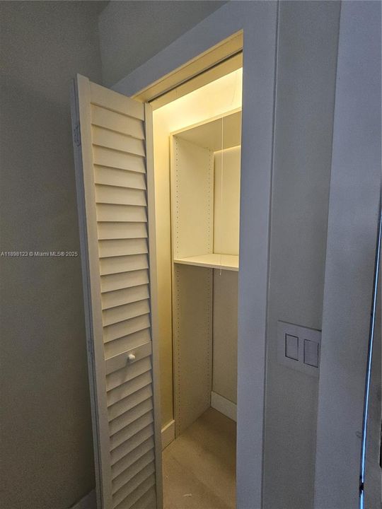 For Rent: $6,000 (3 beds, 2 baths, 1776 Square Feet)