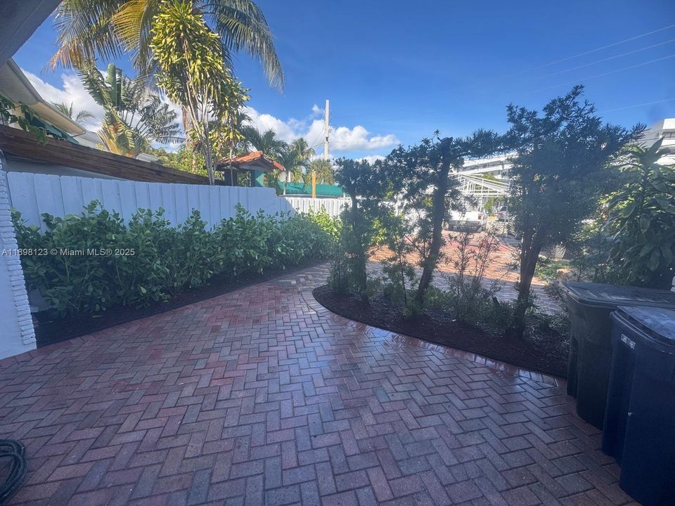 For Rent: $6,000 (3 beds, 2 baths, 1776 Square Feet)