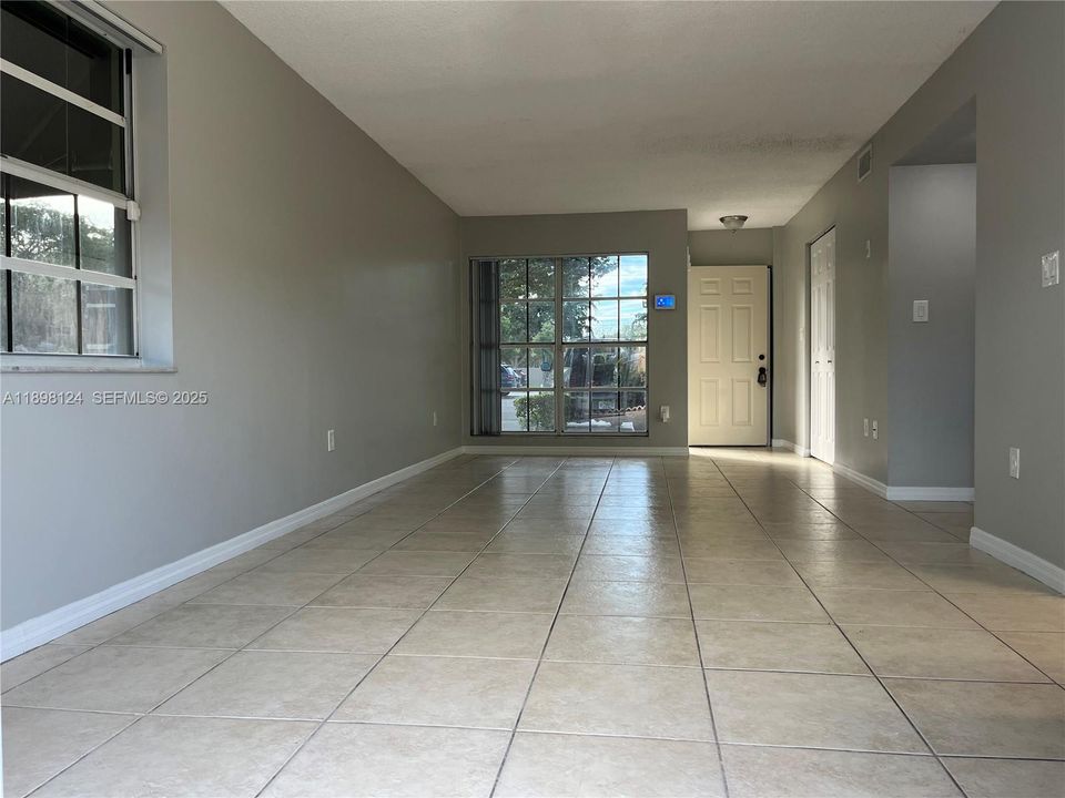 For Rent: $3,350 (3 beds, 2 baths, 1302 Square Feet)