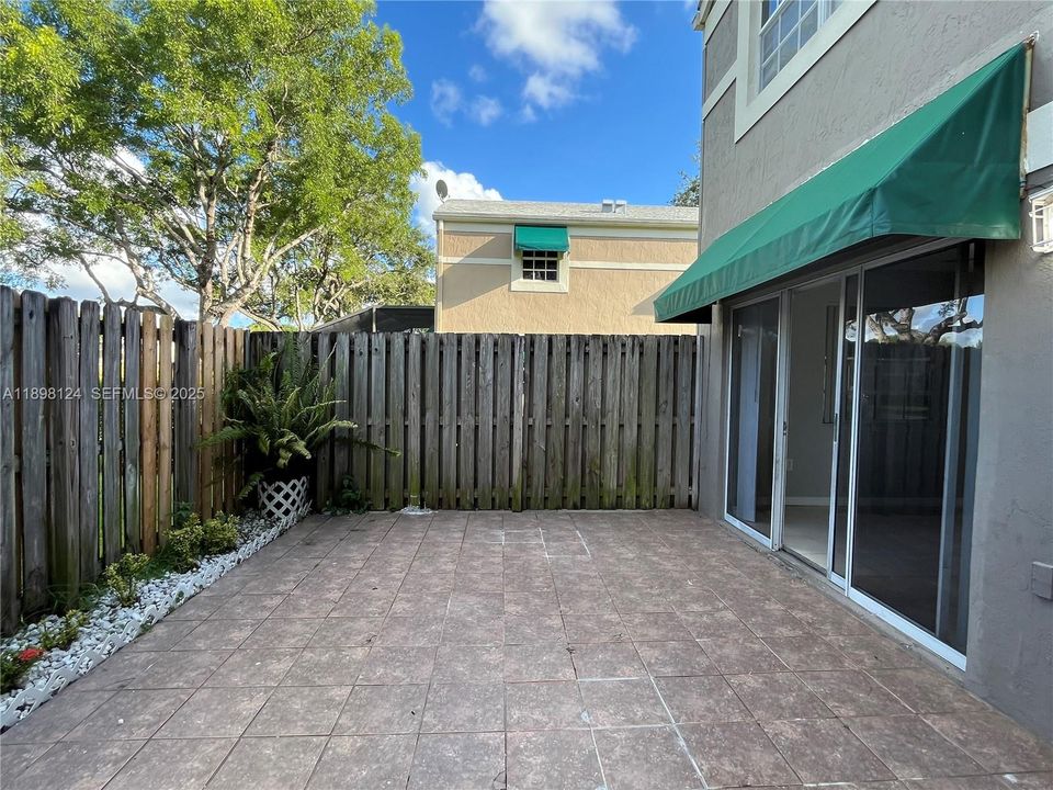 For Rent: $3,350 (3 beds, 2 baths, 1302 Square Feet)