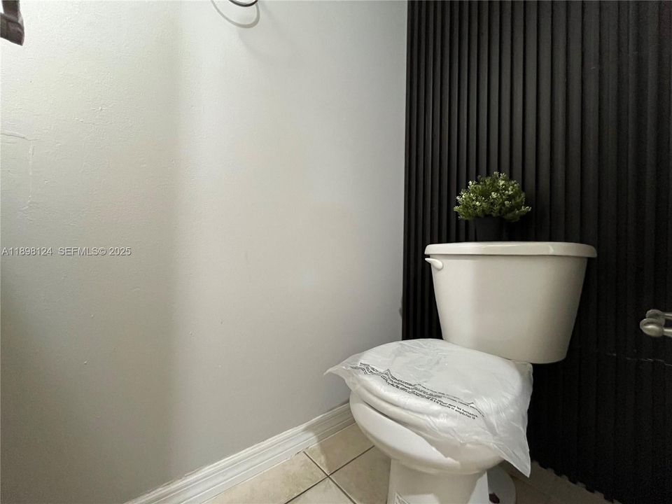 For Rent: $3,350 (3 beds, 2 baths, 1302 Square Feet)