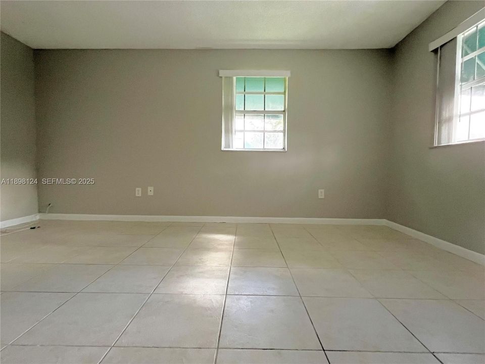 For Rent: $3,350 (3 beds, 2 baths, 1302 Square Feet)