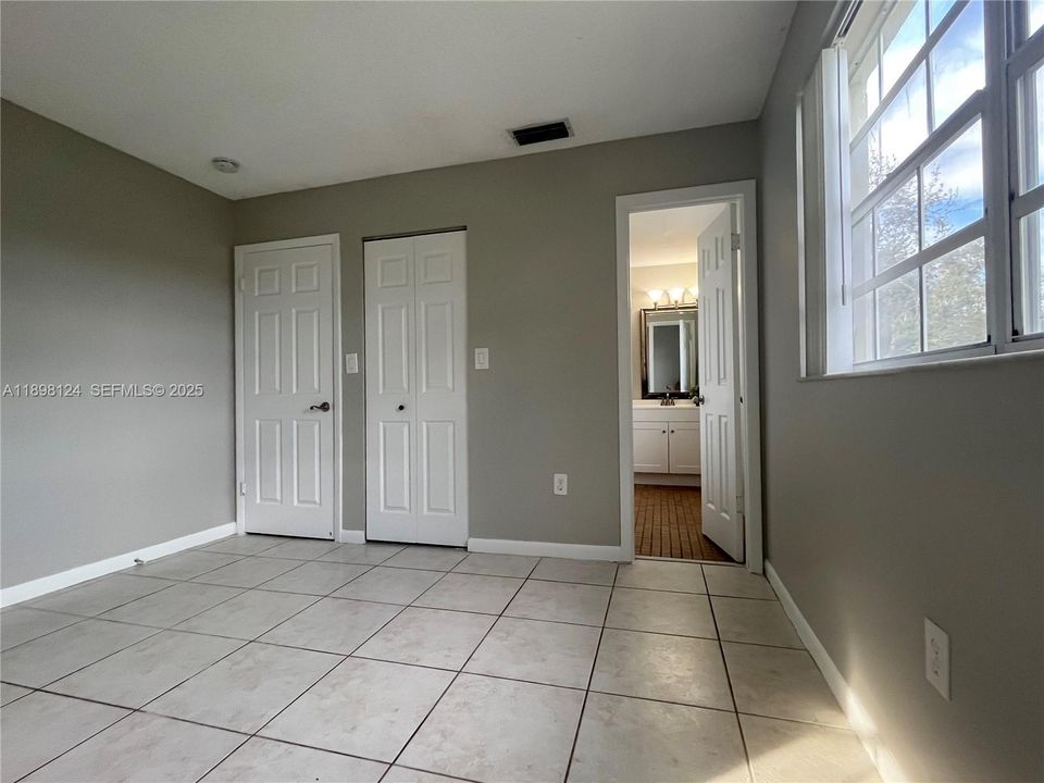 For Rent: $3,350 (3 beds, 2 baths, 1302 Square Feet)