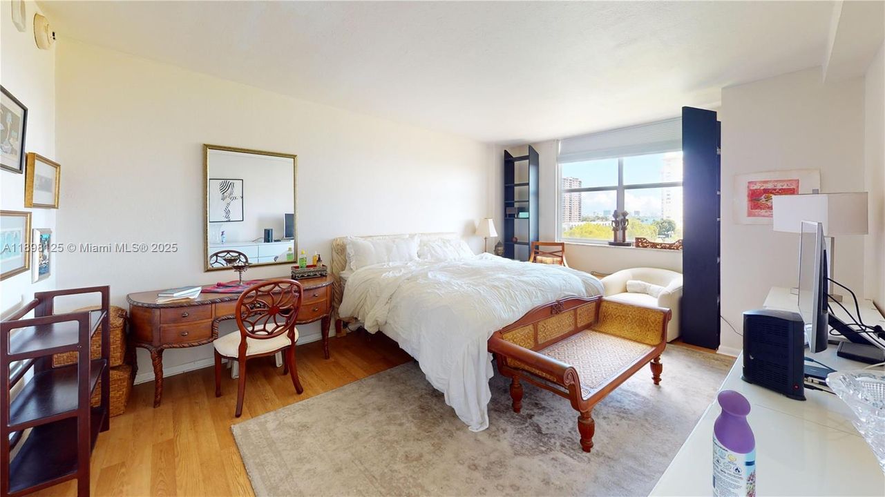 For Sale: $279,000 (2 beds, 2 baths, 1353 Square Feet)