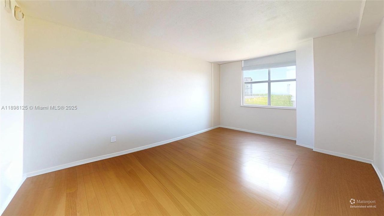 For Sale: $279,000 (2 beds, 2 baths, 1353 Square Feet)