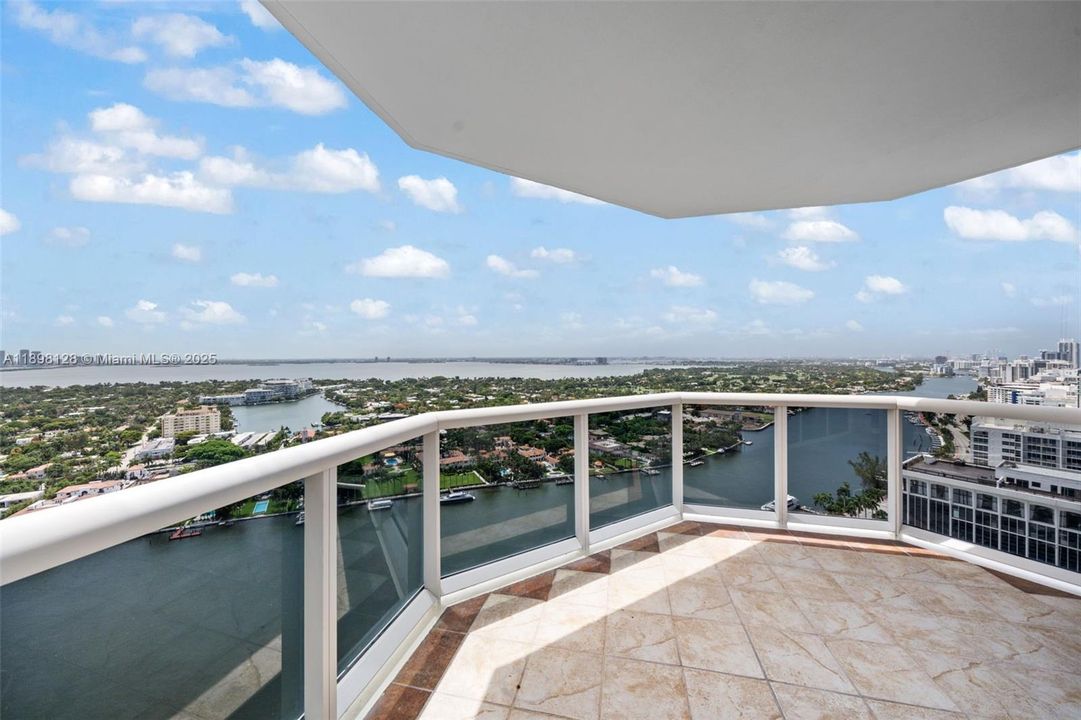 Recently Rented: $6,500 (2 beds, 2 baths, 1380 Square Feet)