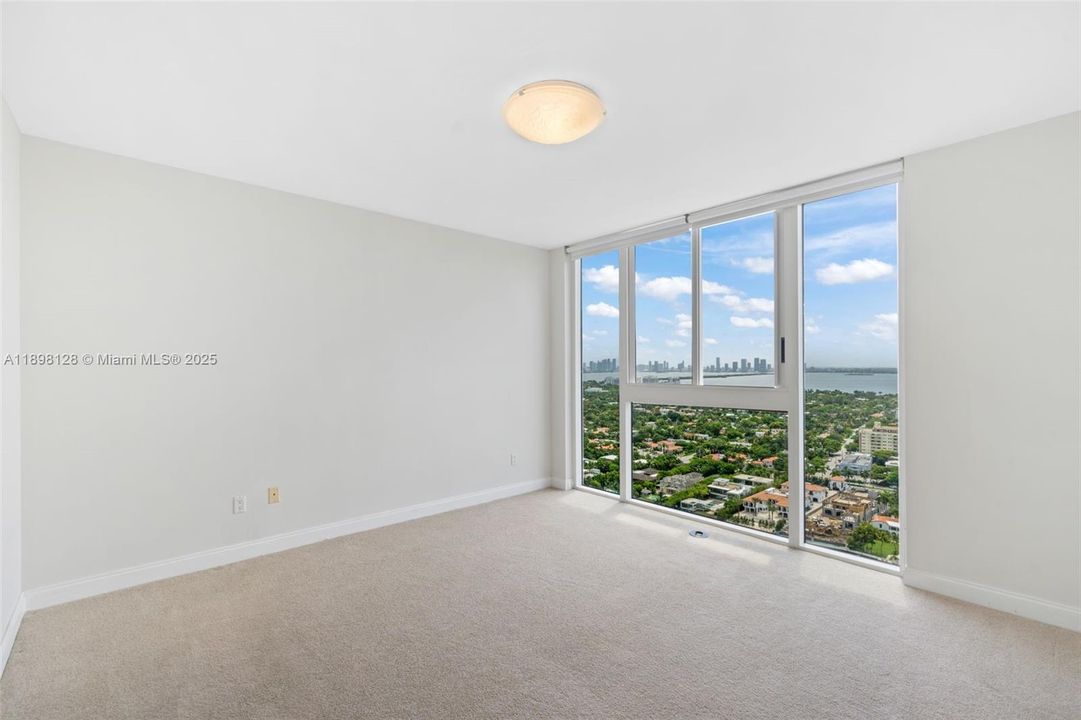 Recently Rented: $6,500 (2 beds, 2 baths, 1380 Square Feet)