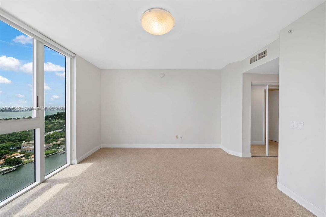 Recently Rented: $6,500 (2 beds, 2 baths, 1380 Square Feet)