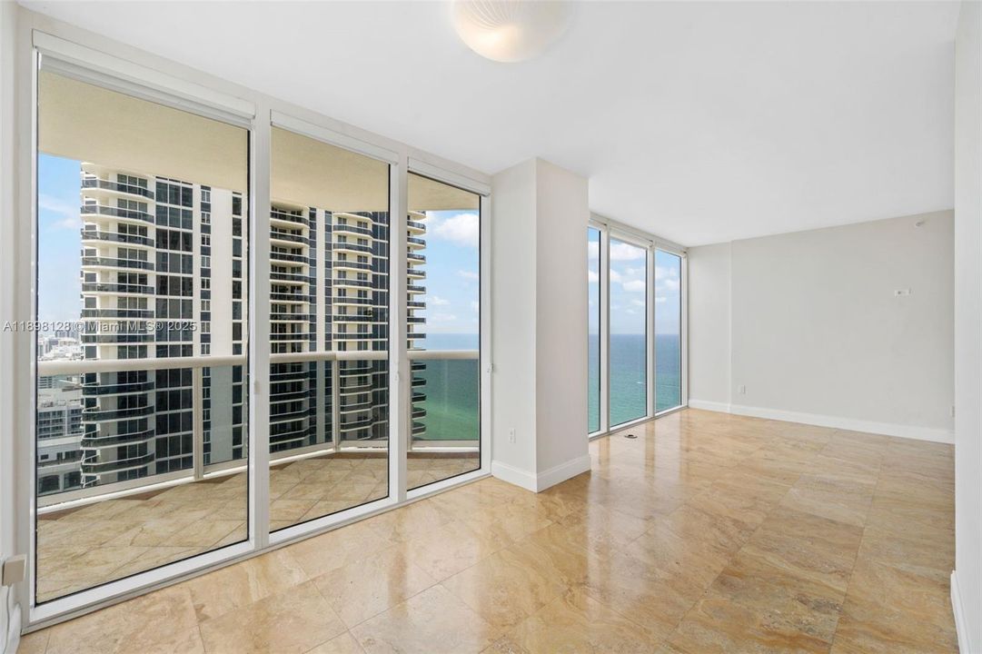 Recently Rented: $6,500 (2 beds, 2 baths, 1380 Square Feet)