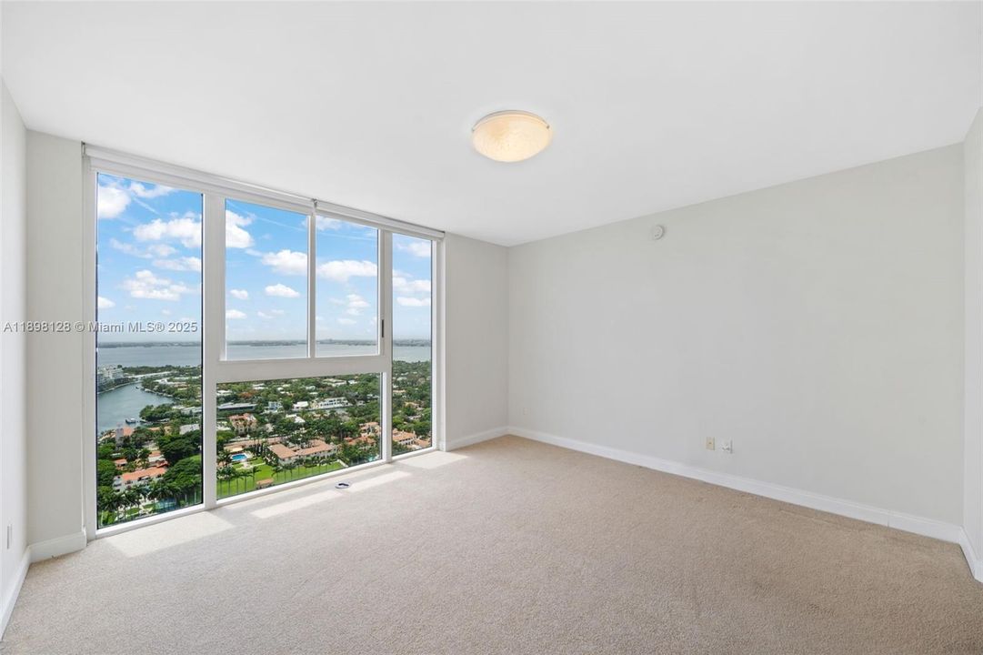 Recently Rented: $6,500 (2 beds, 2 baths, 1380 Square Feet)