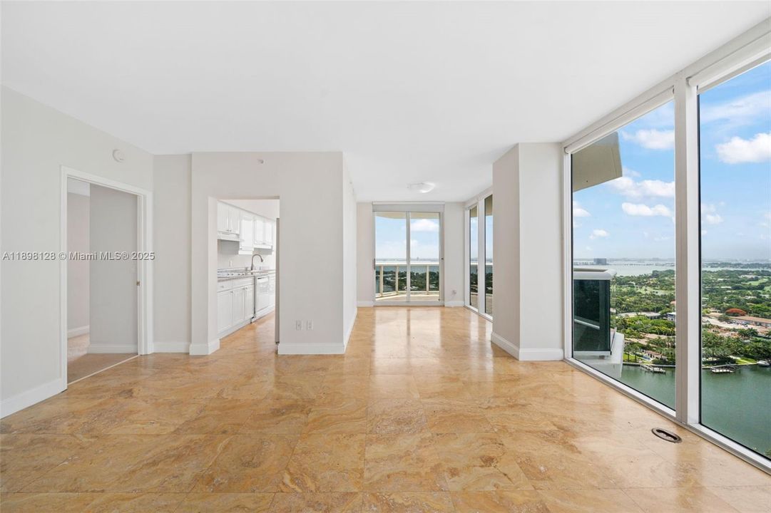 Recently Rented: $6,500 (2 beds, 2 baths, 1380 Square Feet)