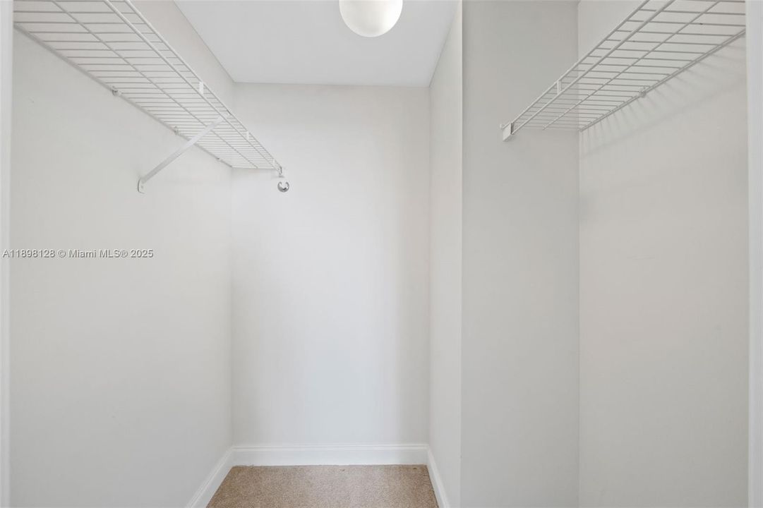 Recently Rented: $6,500 (2 beds, 2 baths, 1380 Square Feet)