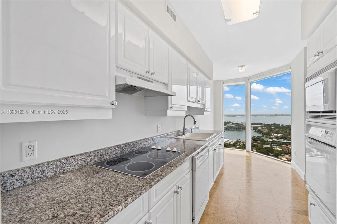 Recently Rented: $6,500 (2 beds, 2 baths, 1380 Square Feet)