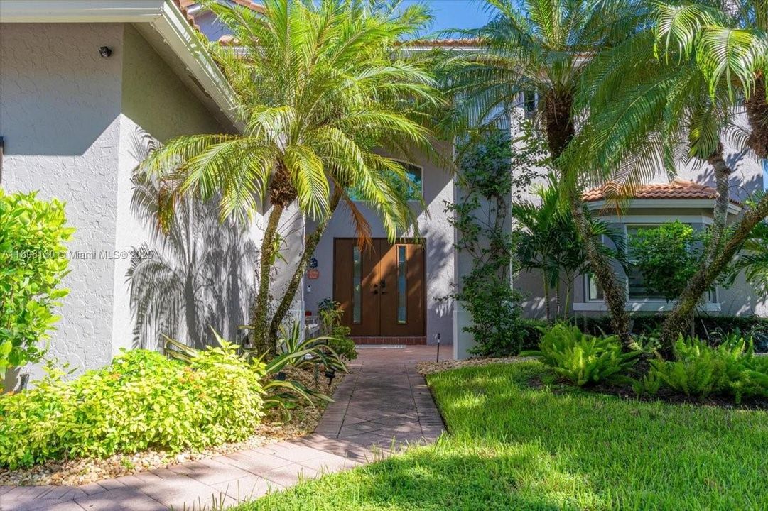 Active With Contract: $1,435,000 (5 beds, 3 baths, 3416 Square Feet)