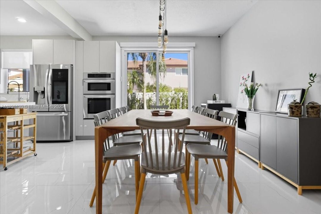 Active With Contract: $1,435,000 (5 beds, 3 baths, 3416 Square Feet)