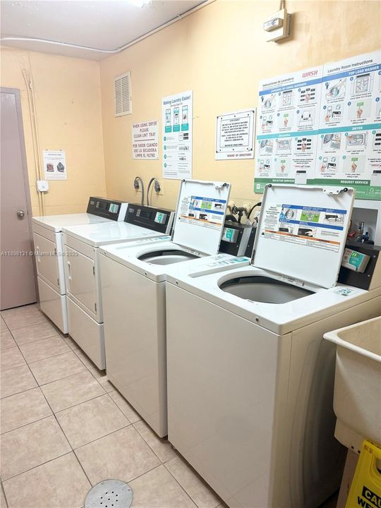 For Rent: $2,150 (1 beds, 1 baths, 725 Square Feet)