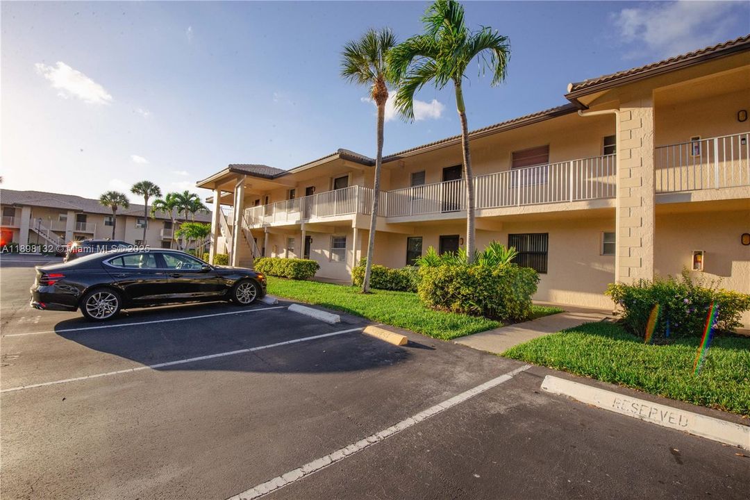 Recently Sold: $240,000 (1 beds, 1 baths, 630 Square Feet)