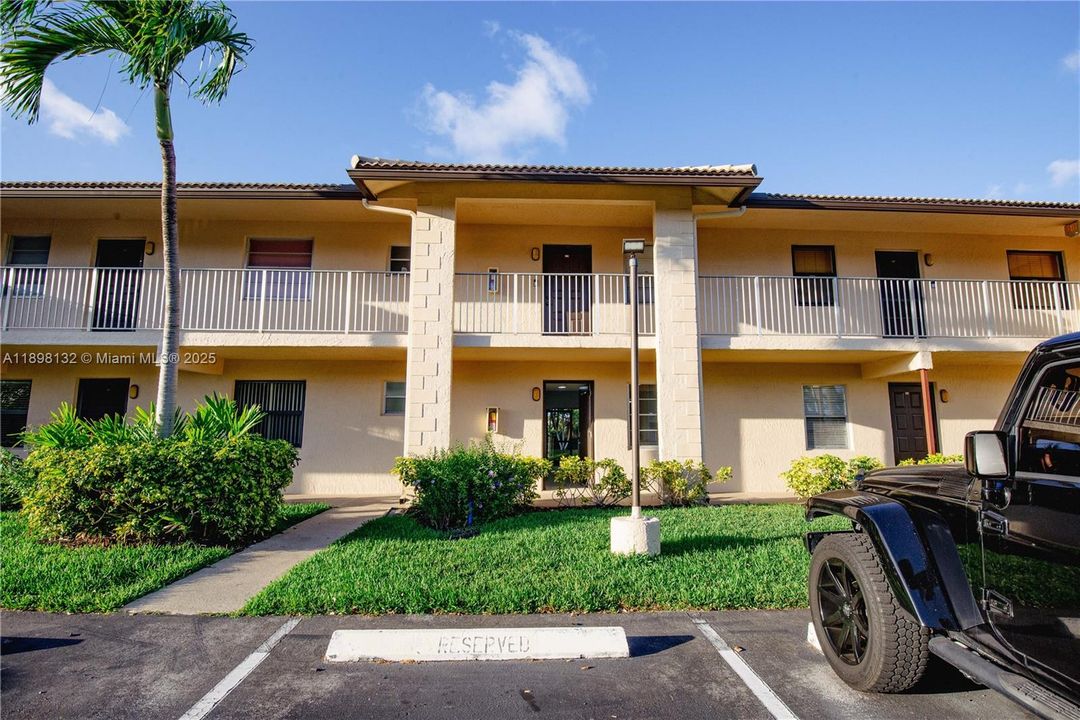 Recently Sold: $240,000 (1 beds, 1 baths, 630 Square Feet)