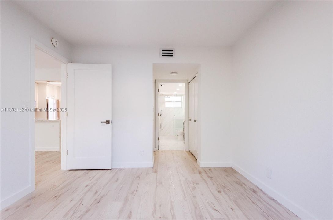 Recently Sold: $240,000 (1 beds, 1 baths, 630 Square Feet)