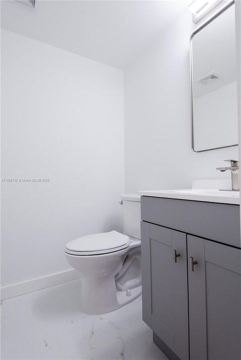 Recently Sold: $240,000 (1 beds, 1 baths, 630 Square Feet)