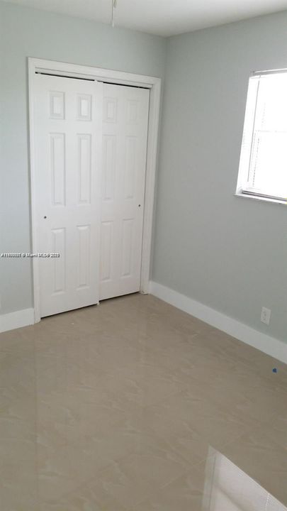 Recently Rented: $1,700 (2 beds, 1 baths, 700 Square Feet)