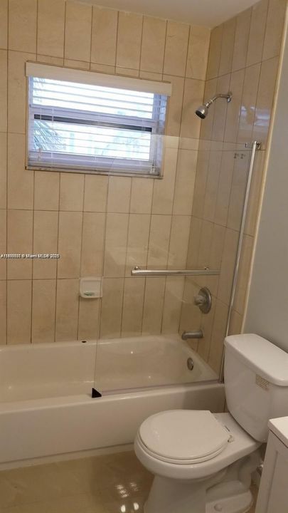 Recently Rented: $1,700 (2 beds, 1 baths, 700 Square Feet)