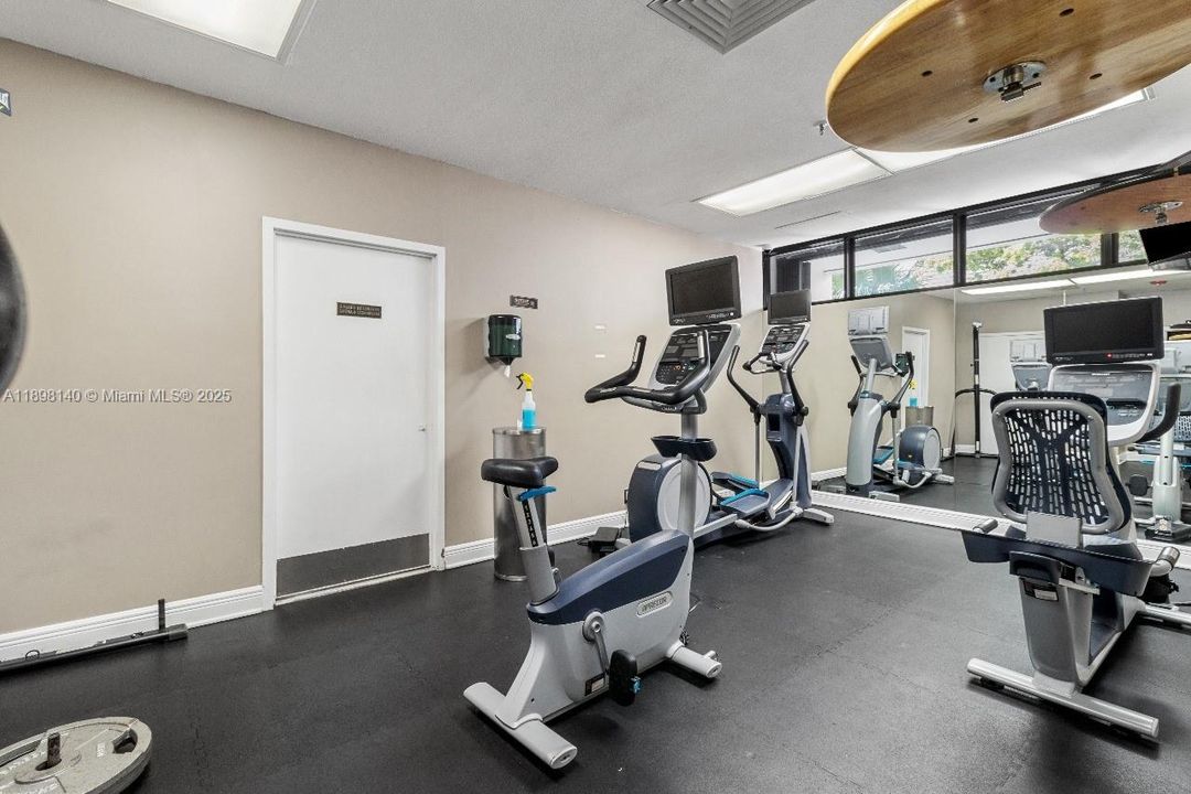 For Sale: $1,150,000 (3 beds, 3 baths, 1890 Square Feet)