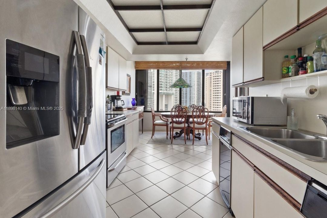 For Sale: $1,150,000 (3 beds, 3 baths, 1890 Square Feet)