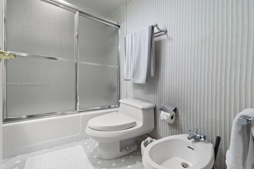 For Sale: $1,150,000 (3 beds, 3 baths, 1890 Square Feet)