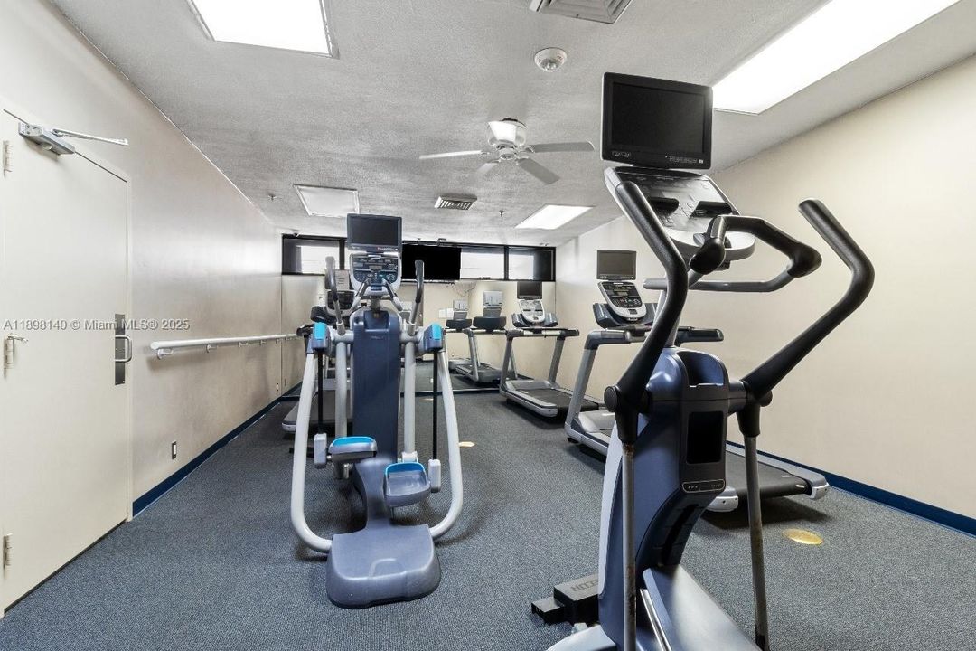 For Sale: $1,150,000 (3 beds, 3 baths, 1890 Square Feet)