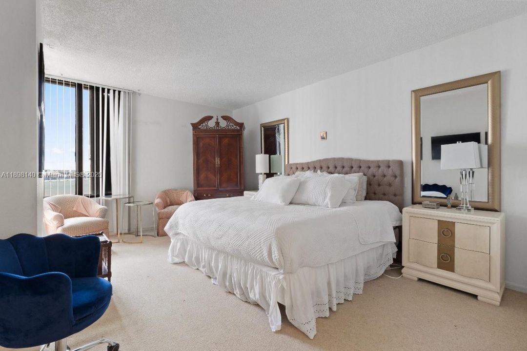 For Sale: $1,150,000 (3 beds, 3 baths, 1890 Square Feet)