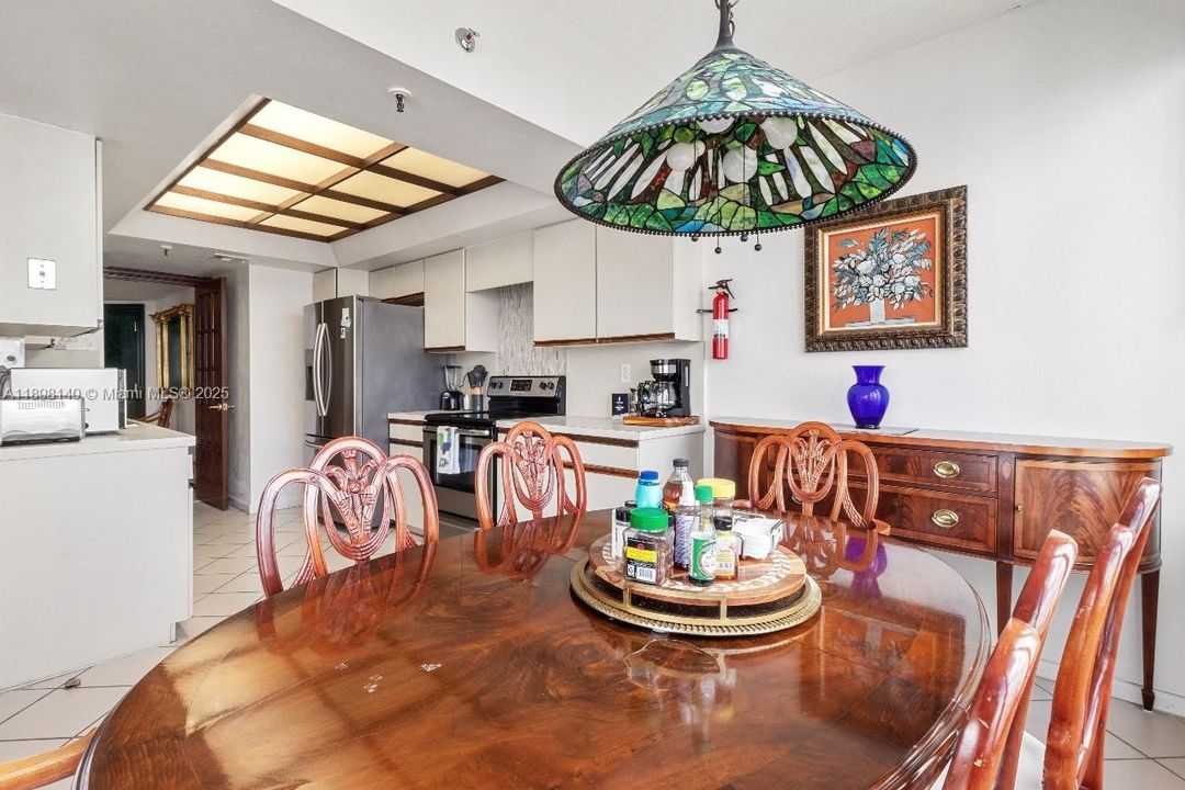 For Sale: $1,150,000 (3 beds, 3 baths, 1890 Square Feet)