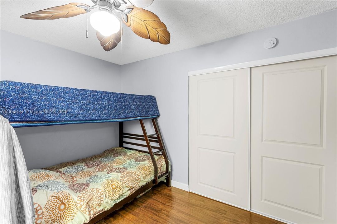 Active With Contract: $220,000 (2 beds, 1 baths, 692 Square Feet)