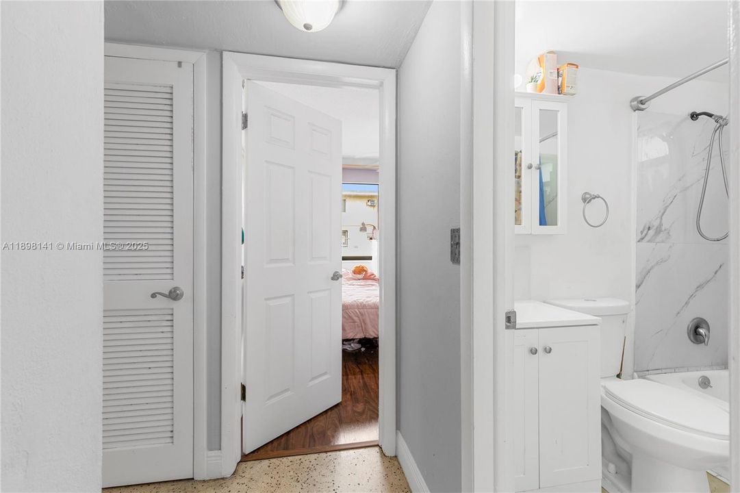 Active With Contract: $220,000 (2 beds, 1 baths, 692 Square Feet)