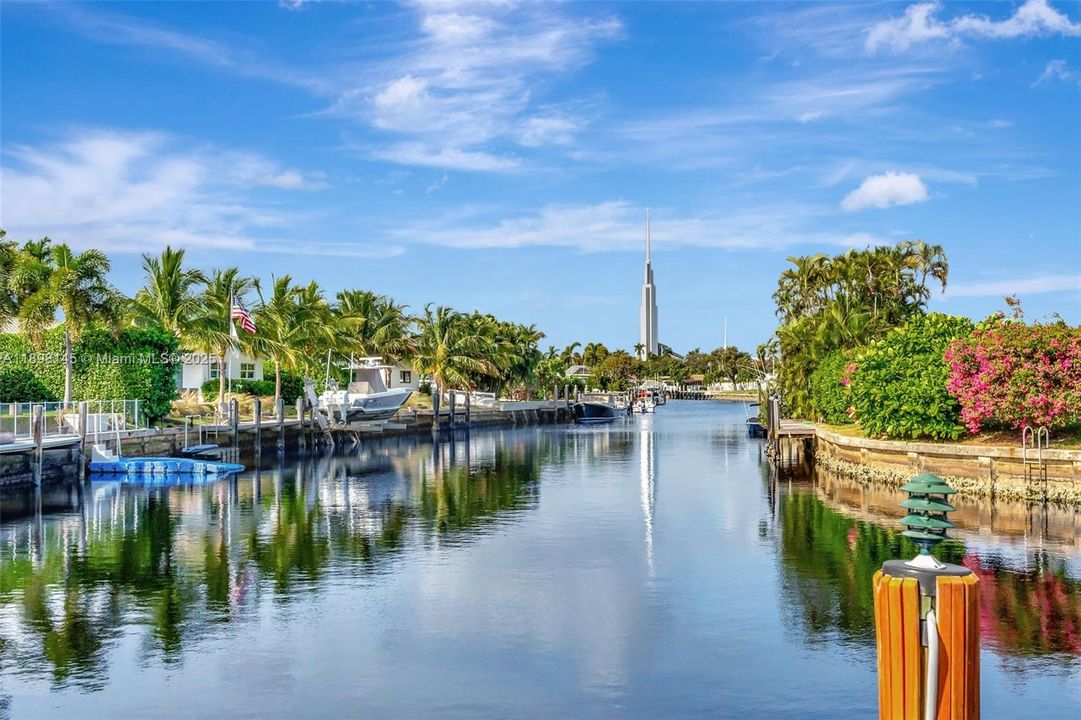 合同活跃: $1,749,900 (3 贝兹, 3 浴室, 2584 平方英尺)