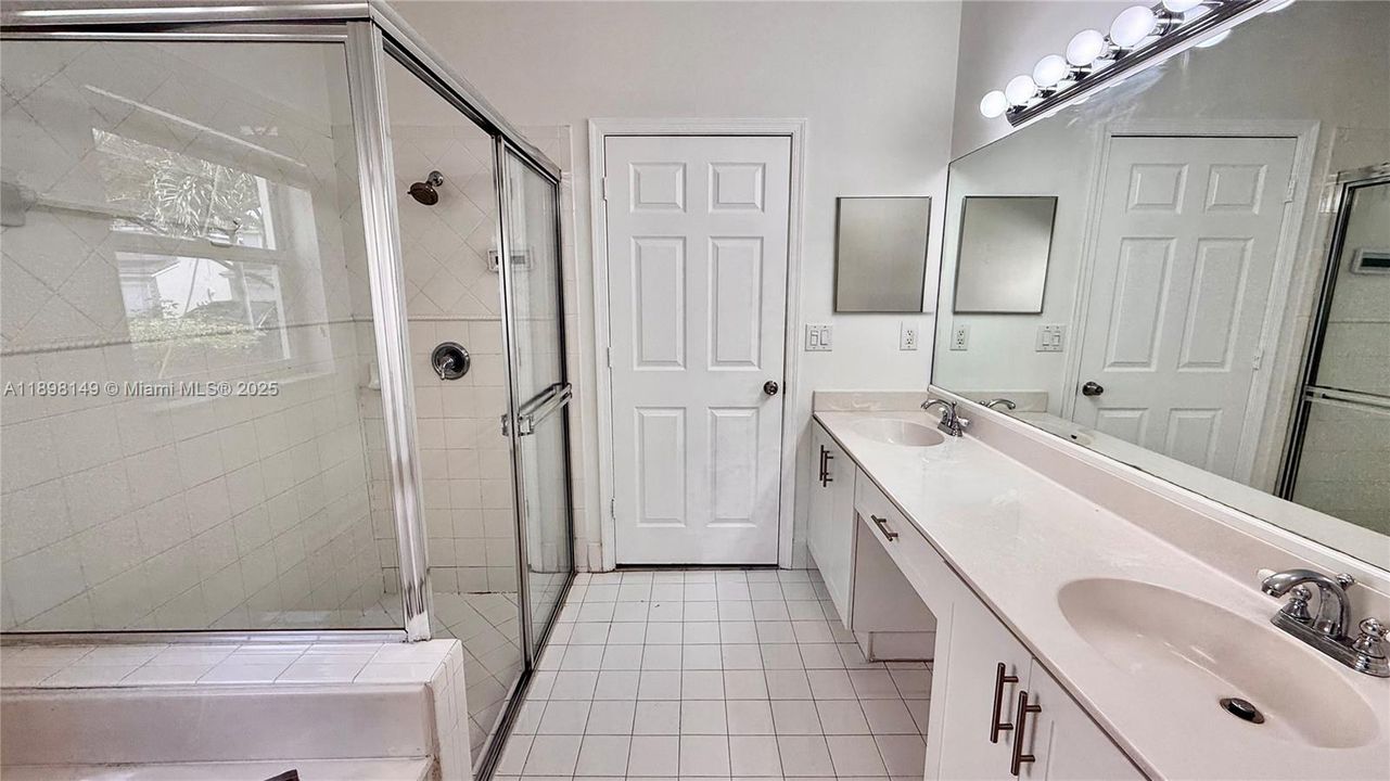 На продажу: $730,000 (4 спален, 2 ванн, 2290 Квадратных фут)