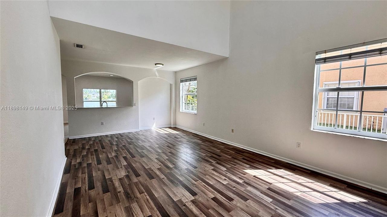 На продажу: $730,000 (4 спален, 2 ванн, 2290 Квадратных фут)