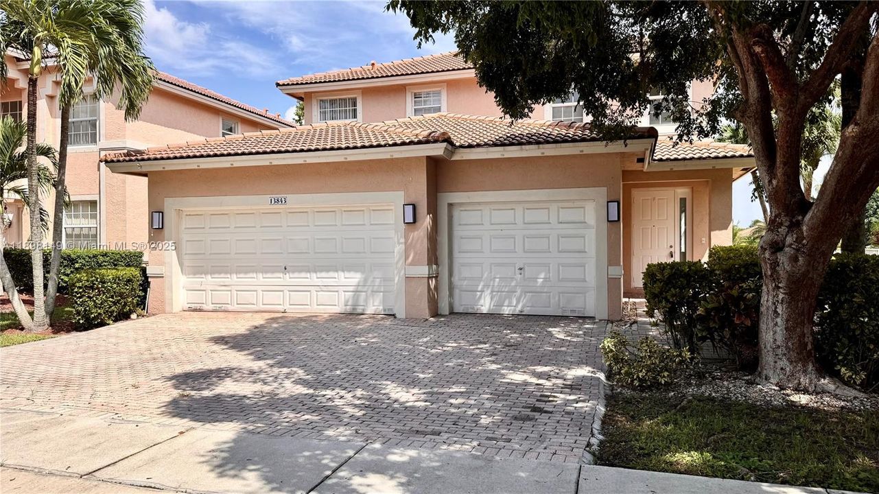 На продажу: $730,000 (4 спален, 2 ванн, 2290 Квадратных фут)