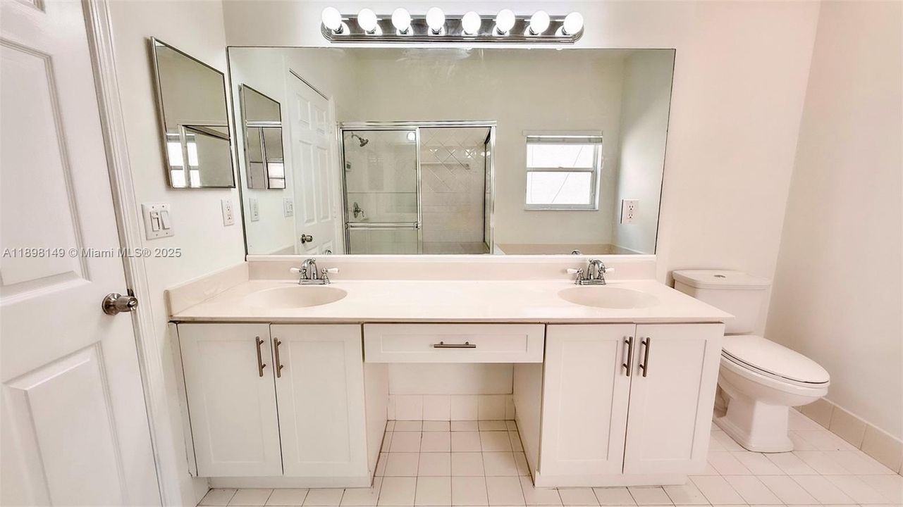 На продажу: $730,000 (4 спален, 2 ванн, 2290 Квадратных фут)