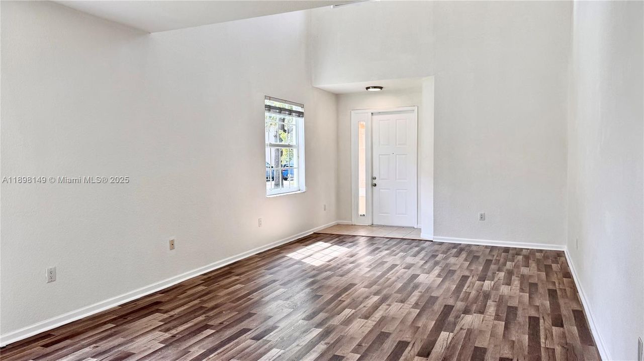 На продажу: $730,000 (4 спален, 2 ванн, 2290 Квадратных фут)