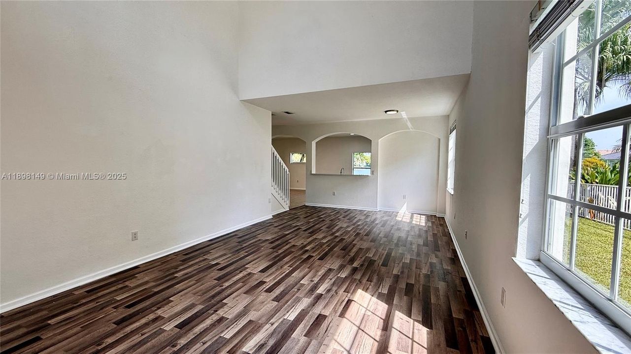 На продажу: $730,000 (4 спален, 2 ванн, 2290 Квадратных фут)