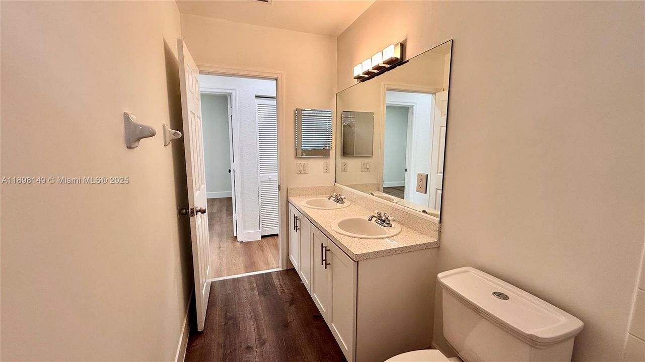 На продажу: $730,000 (4 спален, 2 ванн, 2290 Квадратных фут)