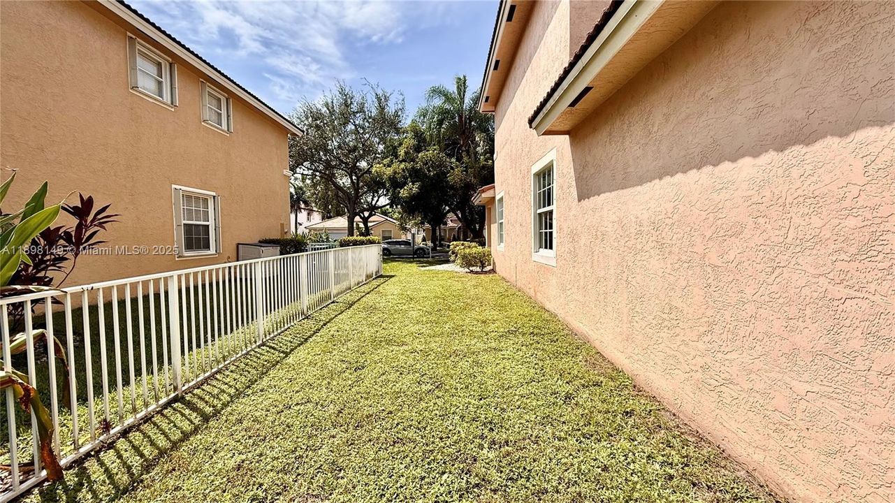 На продажу: $730,000 (4 спален, 2 ванн, 2290 Квадратных фут)