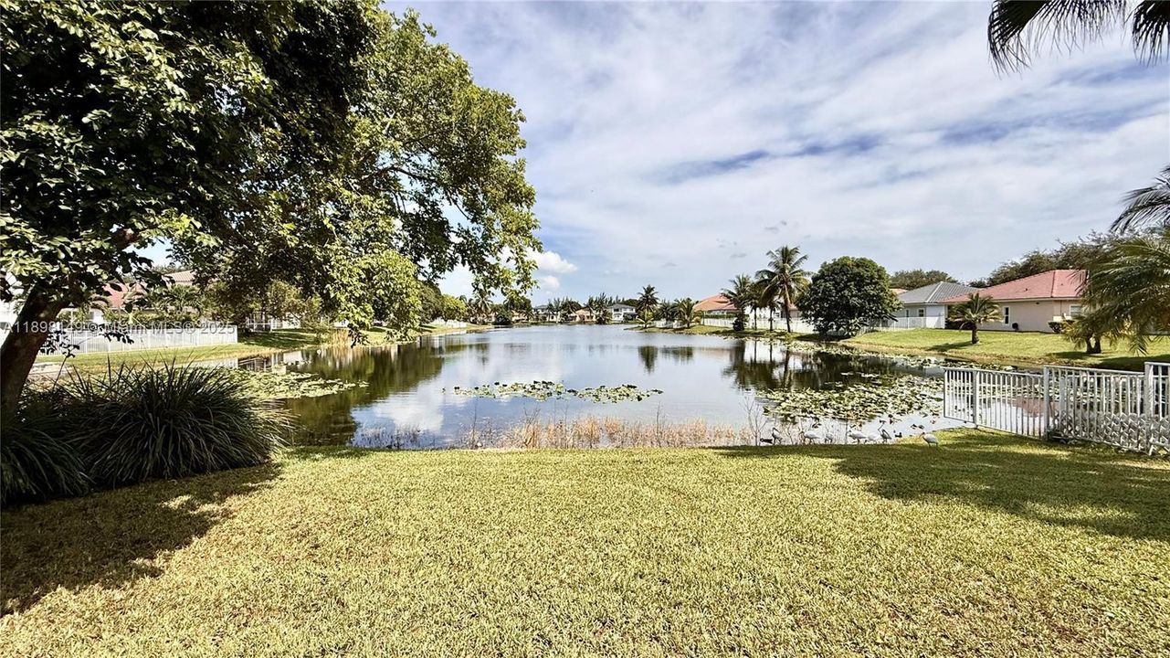 На продажу: $730,000 (4 спален, 2 ванн, 2290 Квадратных фут)