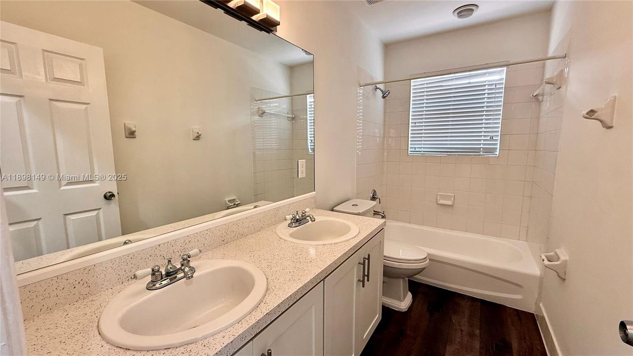 На продажу: $730,000 (4 спален, 2 ванн, 2290 Квадратных фут)